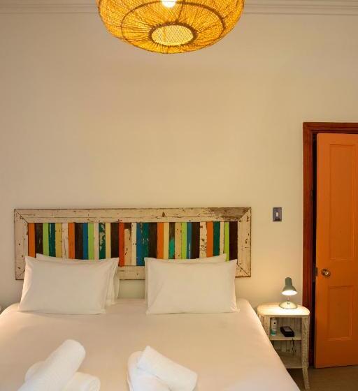 غرفة قياسية, Ami Vine House