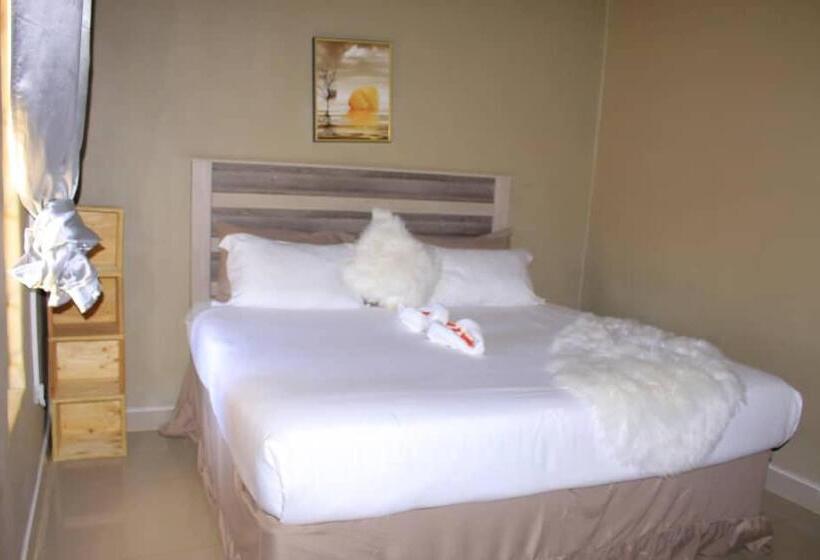 اتاق خانوادگی, Lormasol Mews Guesthouse