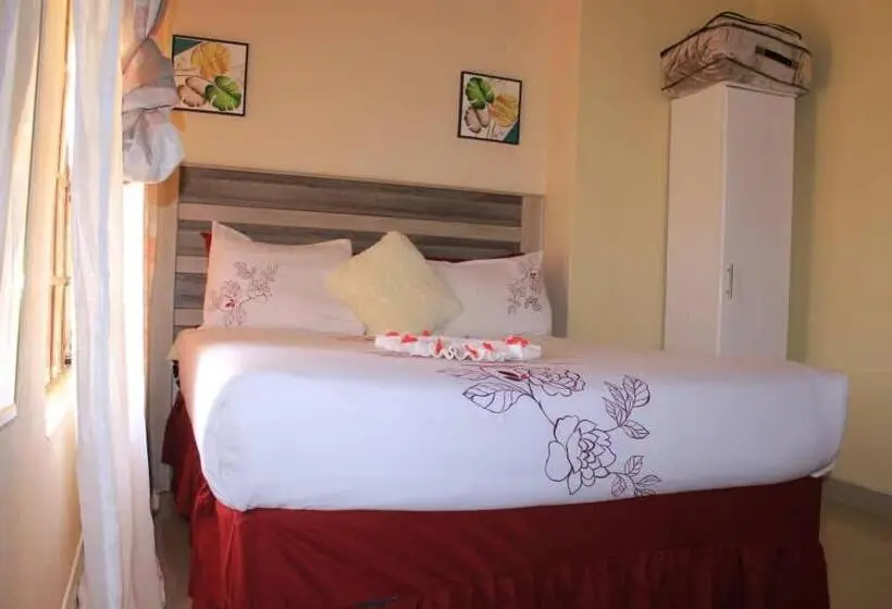 اتاق خانوادگی, Lormasol Mews Guesthouse