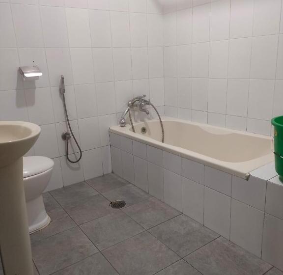 اتاق لوکس, Horizon Homes   Sauraha Chitwan