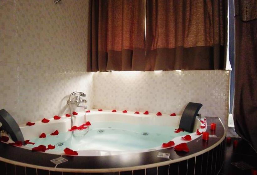 سوئیت با بالکن, Las Terrazas Inn