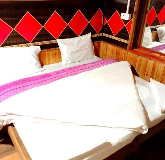 סוויטה, Mehak And Restarunt