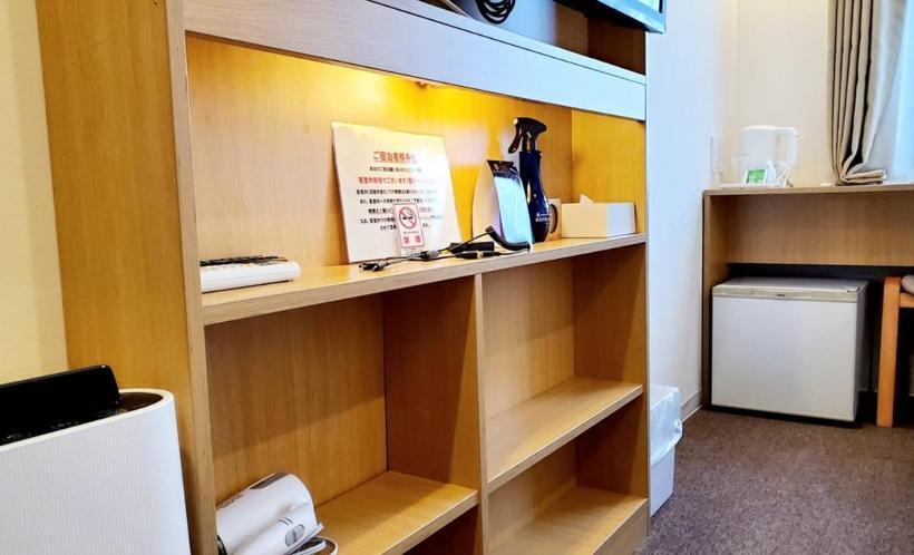 חדר סטנדרט לשלושה, Passage 2