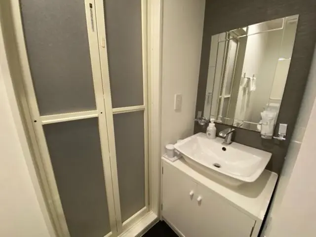 Deluxe Zimmer, Passage 2