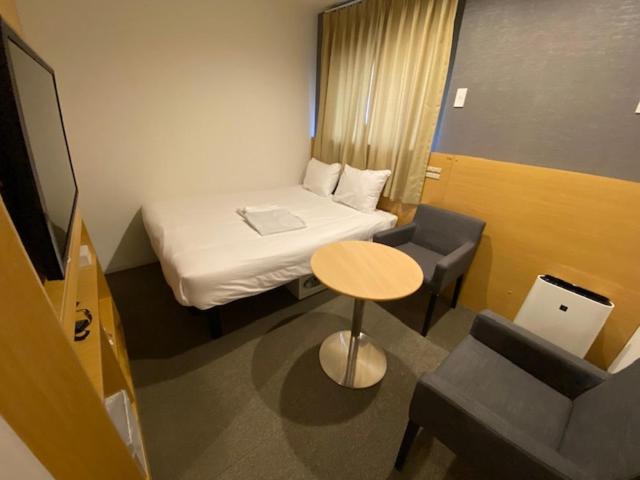 חדר דלוקס, Passage 2