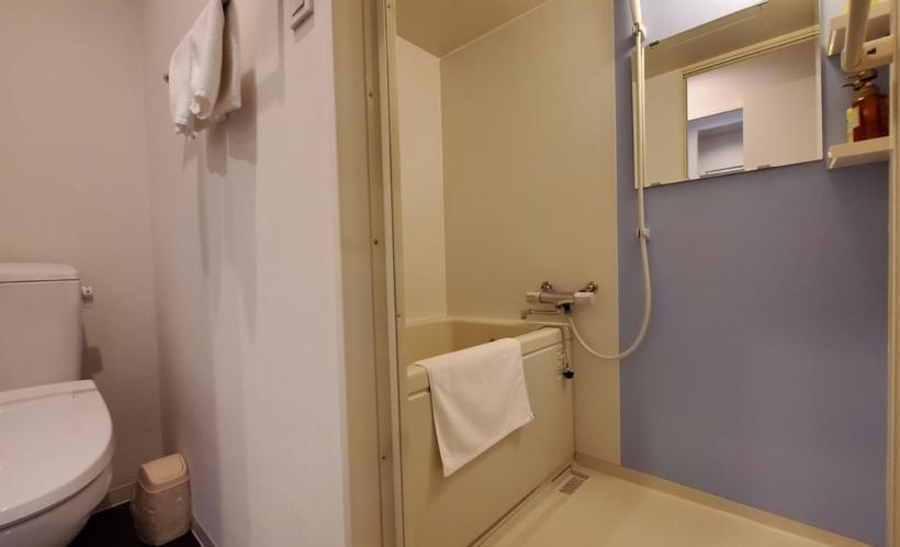 חדר דלוקס, Passage 2