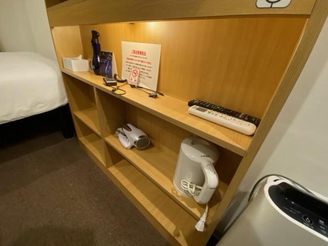 חדר סטנדרט יחיד, Passage 2