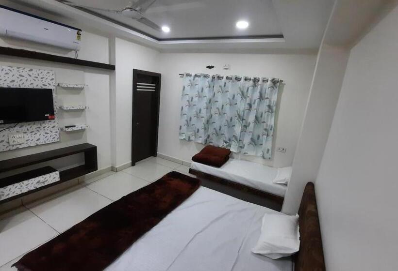 Standard Triple Room, Shalimar