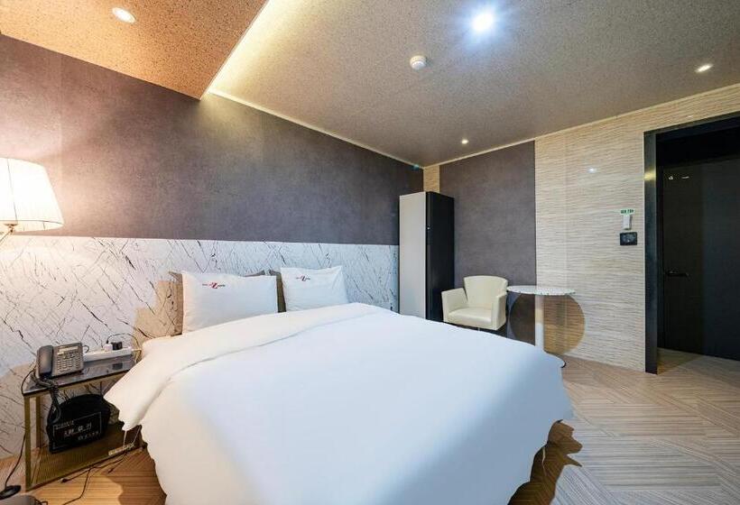 Cameră Deluxe Pat King Size, Z