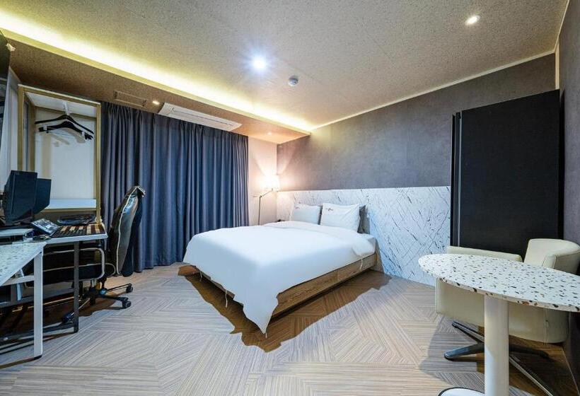 Cameră Deluxe Pat King Size, Z