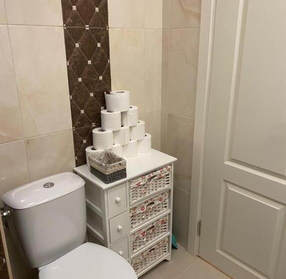 استودیو استاندارد با بالکن, Marvel Deluxe Studio