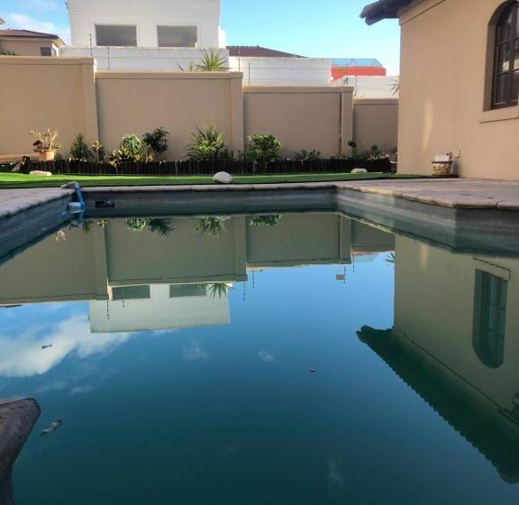 غرفة قياسية, Aderem Blus Rooms