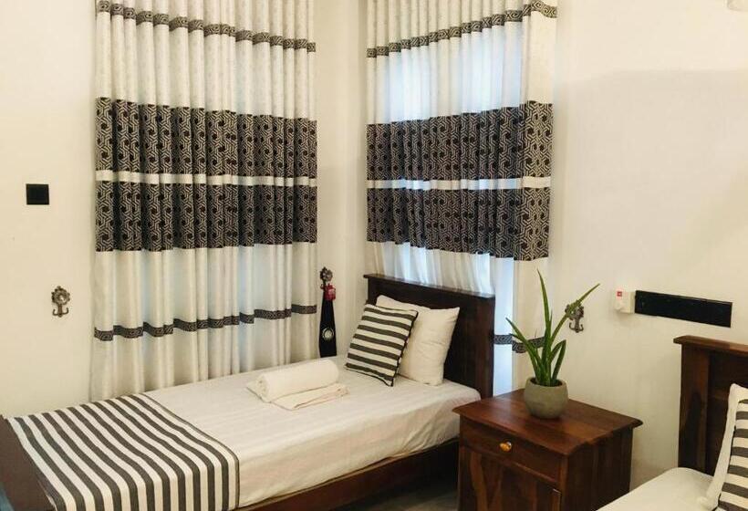 스탠다드 트리플 룸, Dimuthu Green Villa