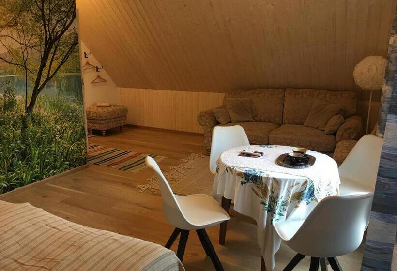 اتاق لوکس, Harmoonikum