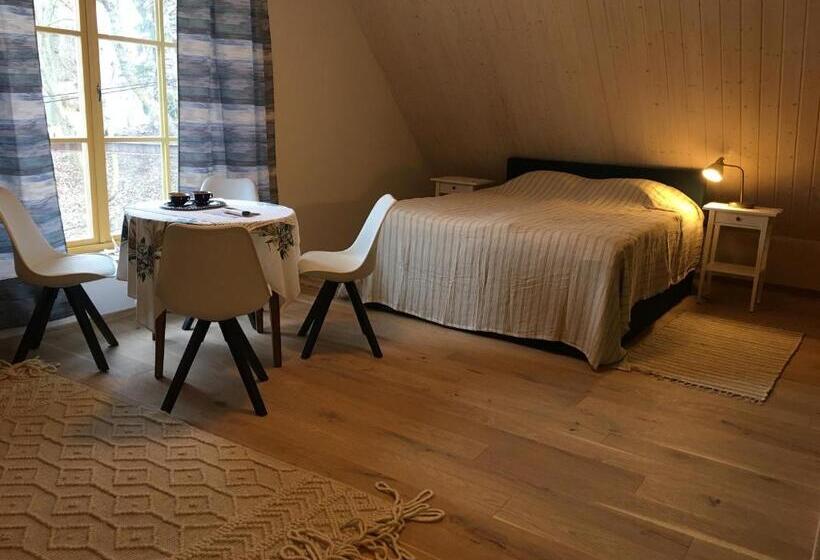 اتاق لوکس, Harmoonikum