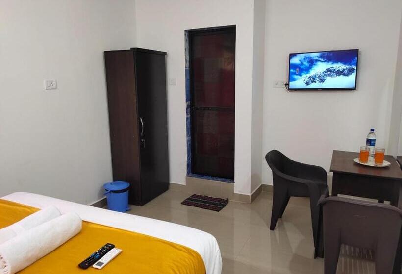 家庭间, Jo Guest House.