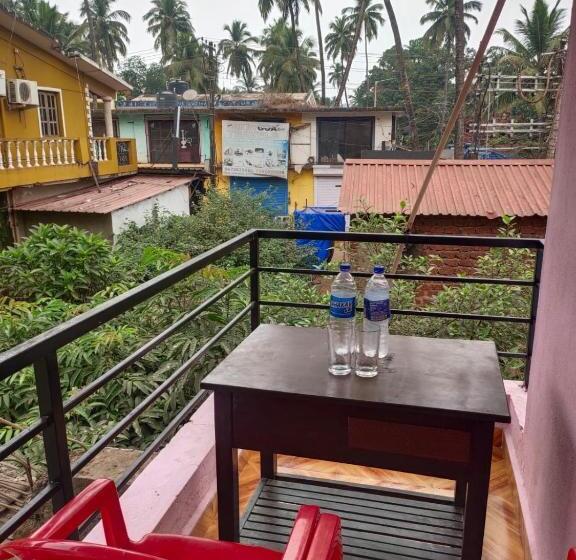 Четырехместный Номер Стандарт, Jo Guest House.