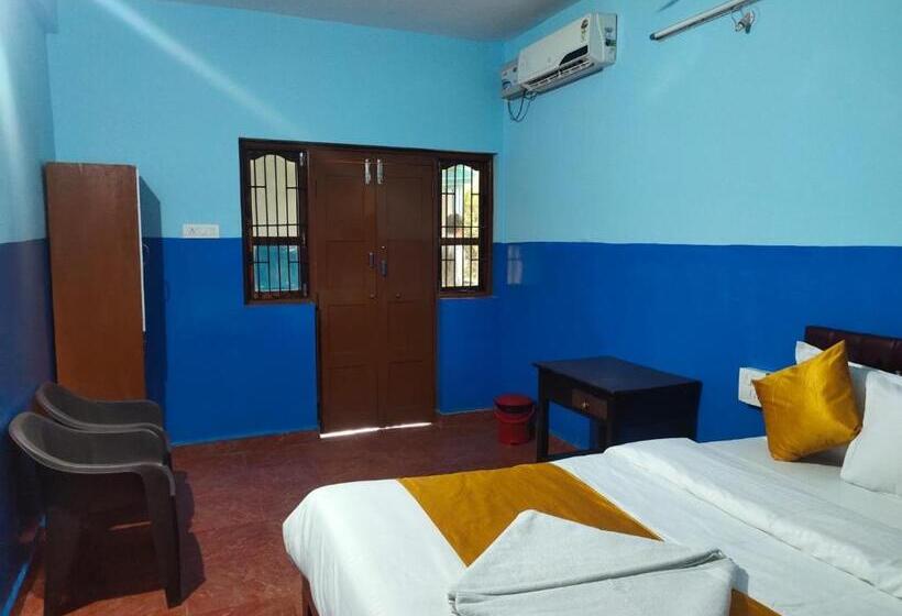 Четырехместный Номер Стандарт, Jo Guest House.