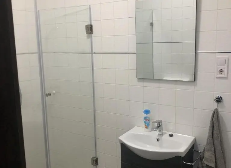 Classic Neljän Hengen Huone, Padmalyos Vendégház