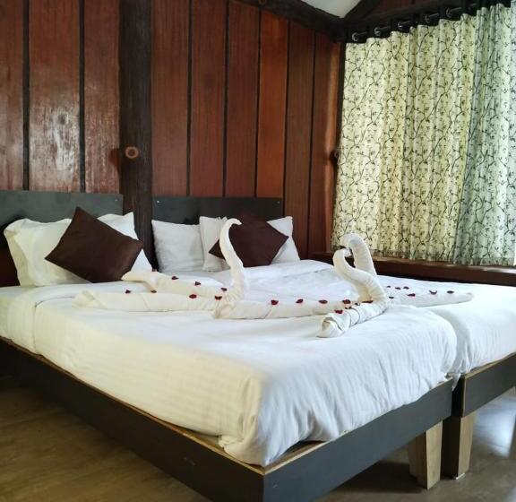 חדר דלוקס, Sahyadri Pride