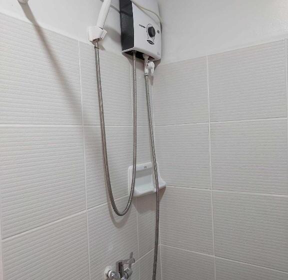 استودیو خانوادگی, Sweet Escape 16