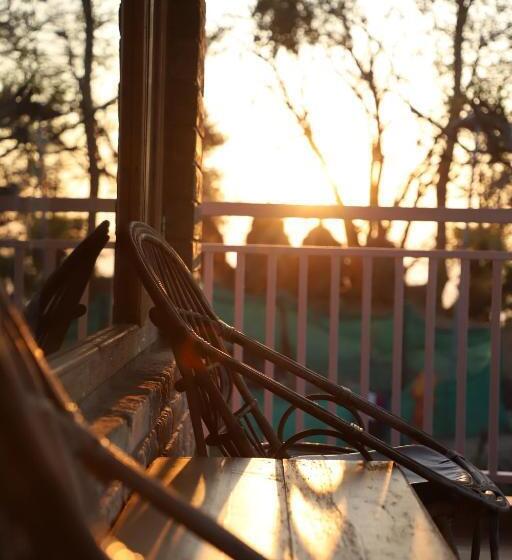 带观景的标准工作室, Kasar Himalaya Holiday Resort, Binsar Rd