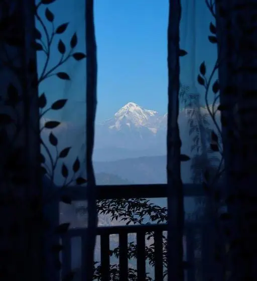 Villa 1 Makuuhuone, Kasar Himalaya Holiday Resort, Binsar Rd