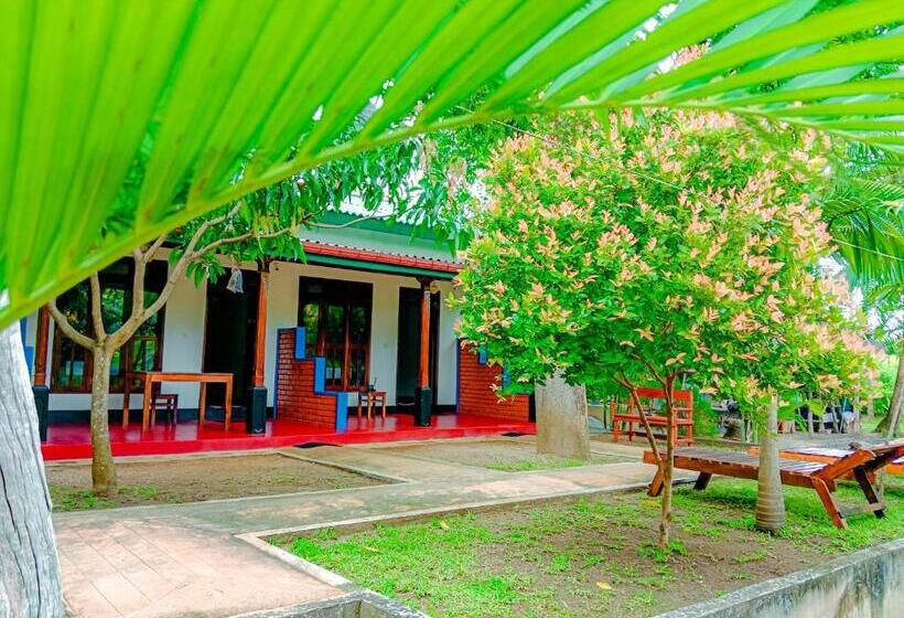 Семейный Номер Вид на Сад, Pride Rock Villa & Tree House