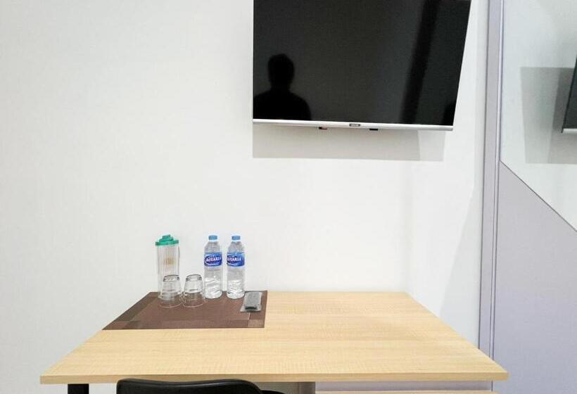 Standard Single Room, River House Mitra Reddoorz