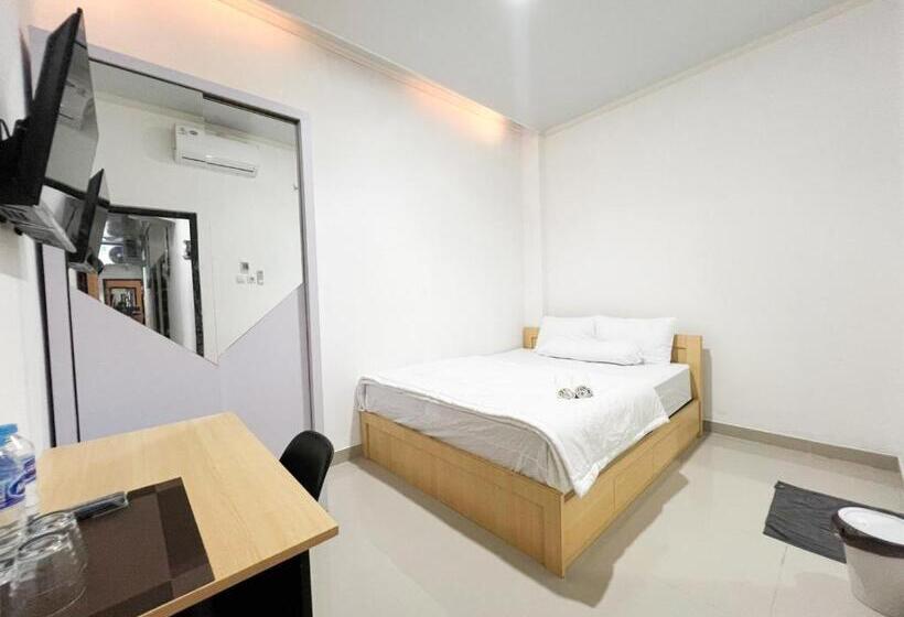 Standard Room, River House Mitra Reddoorz