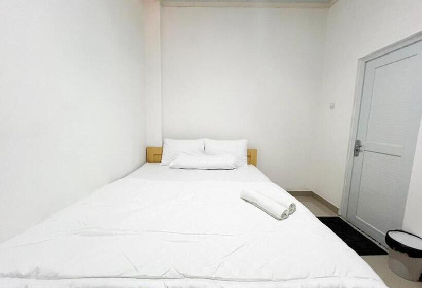 Standard Room, River House Mitra Reddoorz
