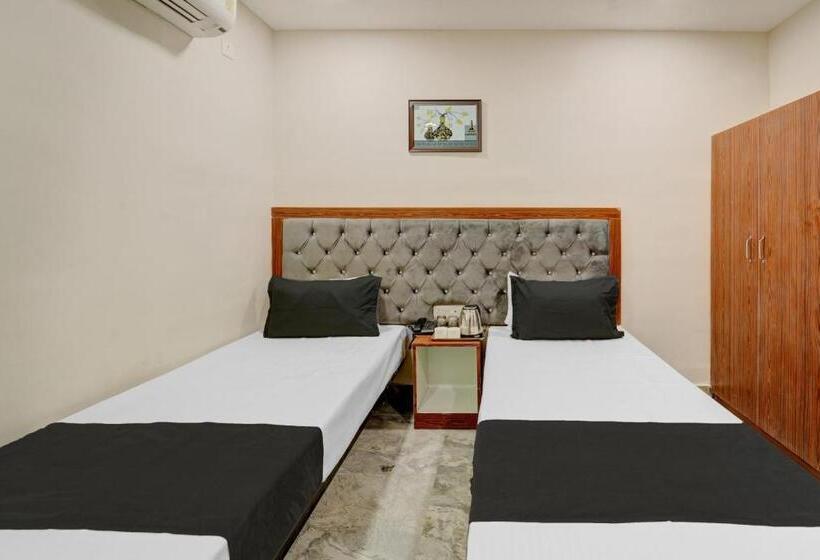 Classic Driepersoonskamer, 81 Tristar