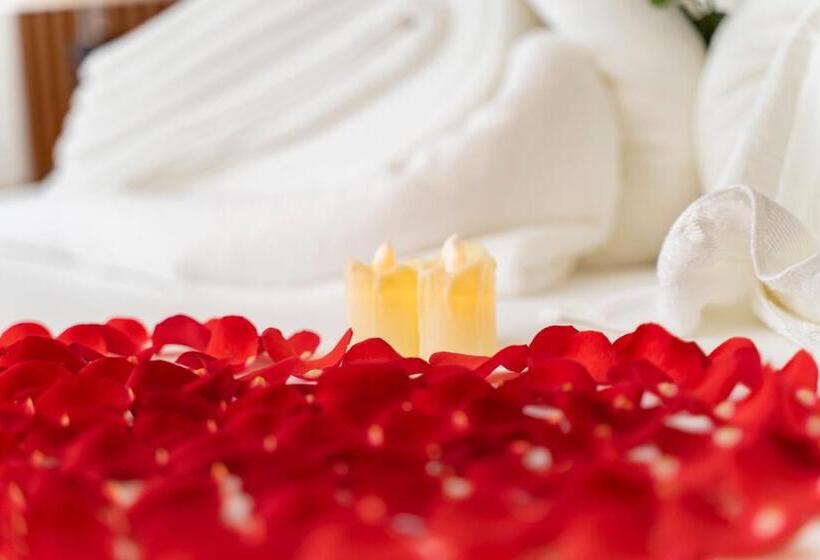 اتاق لوکس با تخت بزرگ, Pandora Boutique Hotel Managed By Ath