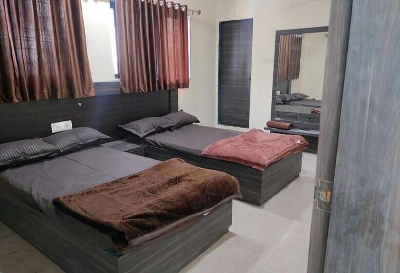 חדר קלאסי לשלושה, Oyo Hotel Jugnu