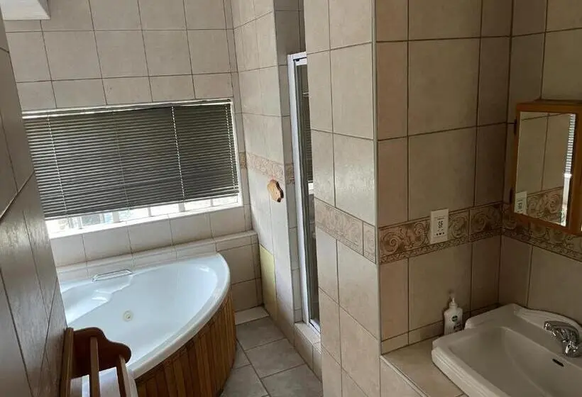 Standard-huone King-vuode, Eagles View Kungwini