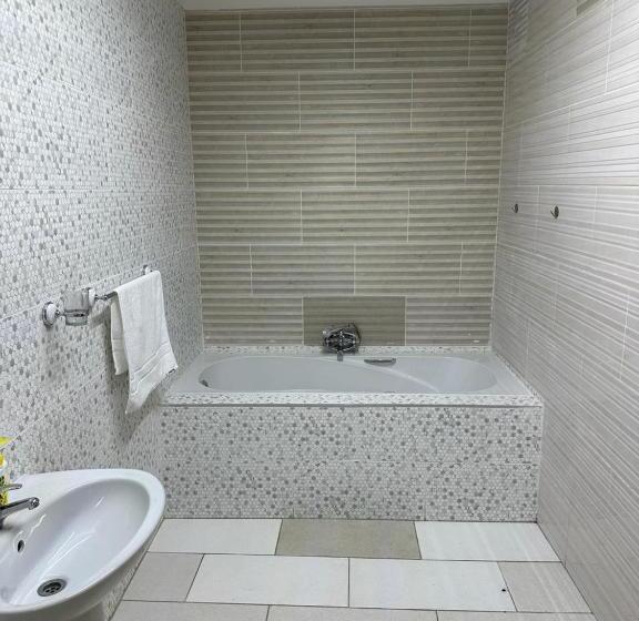 스탠다드 룸 킹사이즈 침대, Eagles View Kungwini