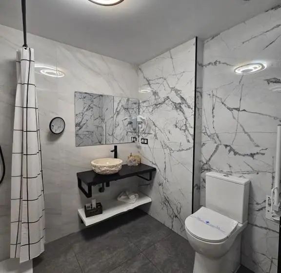 Standard-invahuone, Hostal Luxury Nit I Dia
