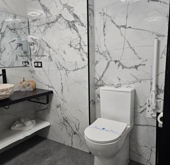 اتاق استاندارد برای معلولان, Hostal Luxury Nit I Dia