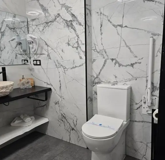 Standard-invahuone, Hostal Luxury Nit I Dia