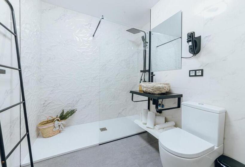 اتاق لوکس با چشمانداز دریا, Hostal Luxury Nit I Dia