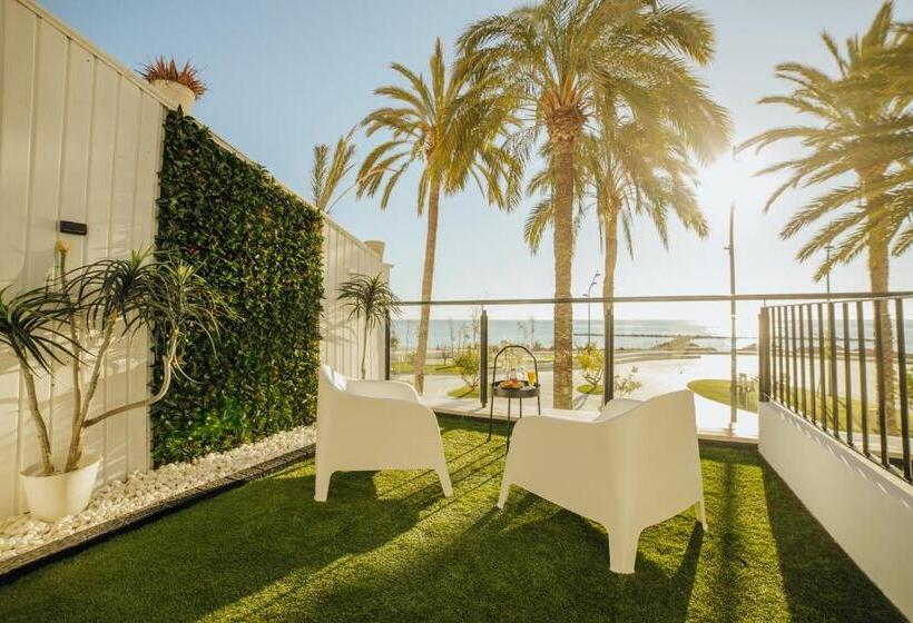 اتاق لوکس با چشمانداز دریا, Hostal Luxury Nit I Dia