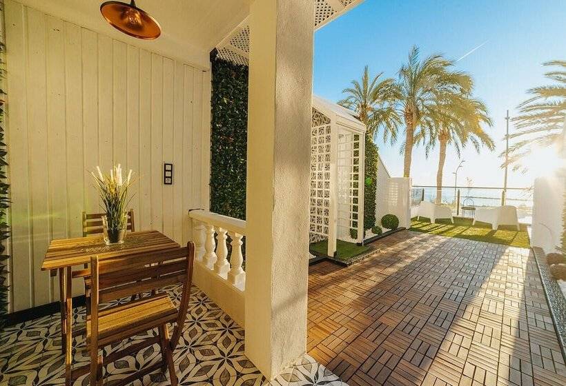 اتاق لوکس با چشم‌انداز دریا, Hostal Luxury Nit I Dia