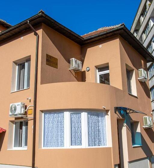 غرفة قياسية, Navial 1