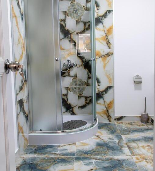 غرفة قياسية, Navial 1