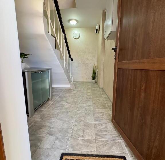 غرفة قياسية ثلاثية, Navial 1