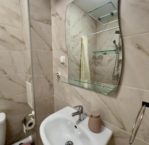 غرفة قياسية ثلاثية, Navial 1