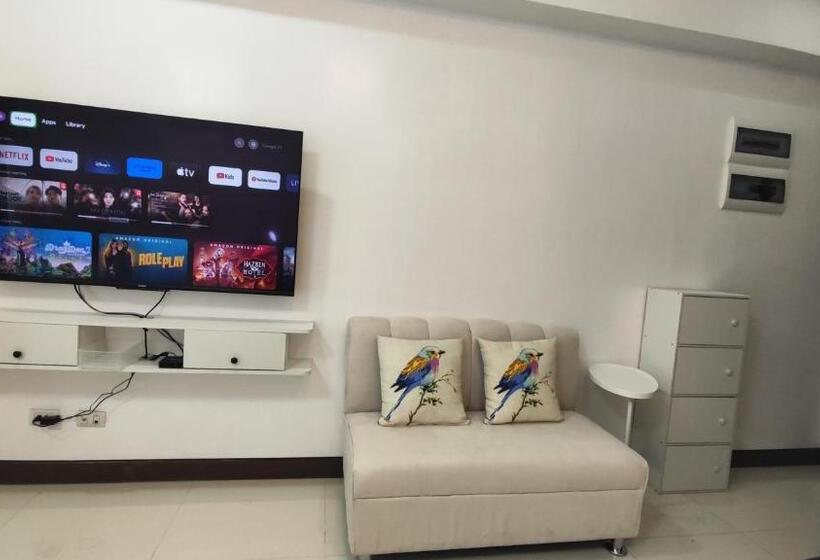 디럭스 스튜디오, 11b Tower 1 Viceroy Residences Mc Kinley Hill Bgc