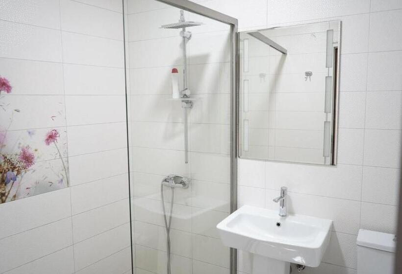 اتاق اکونومی, Apartament Koha