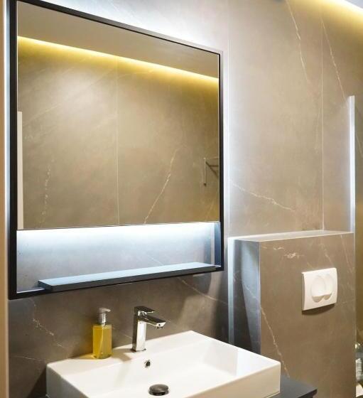 اتاق خانوادگی, Apartament Koha