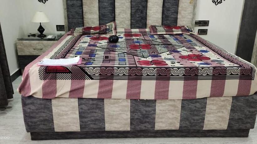 3间卧室的房子, Amber Travel House By Phr